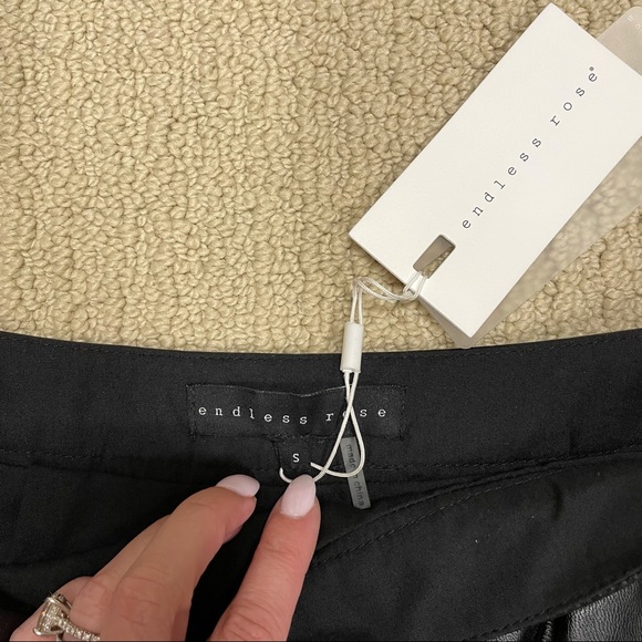 Endless Rose ruffled skirt - Picture 2 of 5